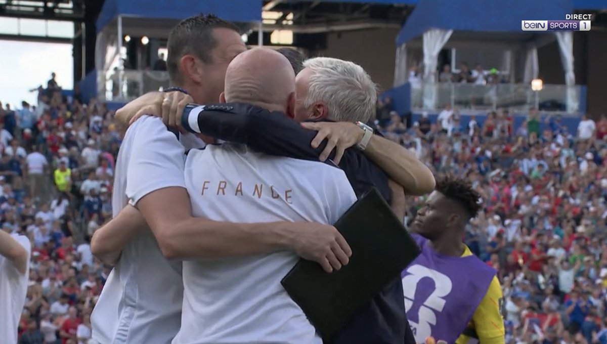lnstantFoot's tweet photo. DIDIER DESCHAMPS EST IMMENSE ! https://t.co/7TaC5fJWwF
