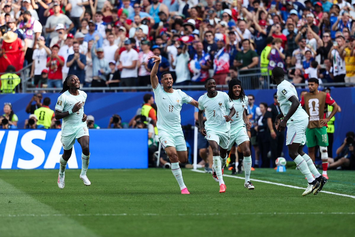 ActuFoot_'s tweet photo. 🚨🚨 POUR LA PREMIÈRE FOIS DE LEUR HISTOIRE, LES BLEUS ENCHAÎNENT 6 VICTOIRES DE SUITE EN COUPE DU MONDE !!! 🤩🇫🇷

✅ 3-1 vs Sénégal 🇸🇳
✅ 3-0 vs Irak 🇮🇶
✅ 4-1 vs Norvège 🇳🇴
✅ 3-0 vs Suède 🇸🇪
✅ 1-0 vs Paraguay 🇵🇾
✅ 2-0 vs Maroc 🇲🇦 https://t.co/SODdVLzpAp