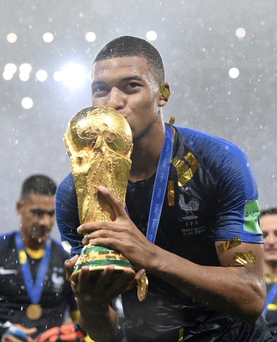 PariiaMMA's tweet photo. Le triplé dont j’ai besoin 🏆 https://t.co/hAyh8p2L4q