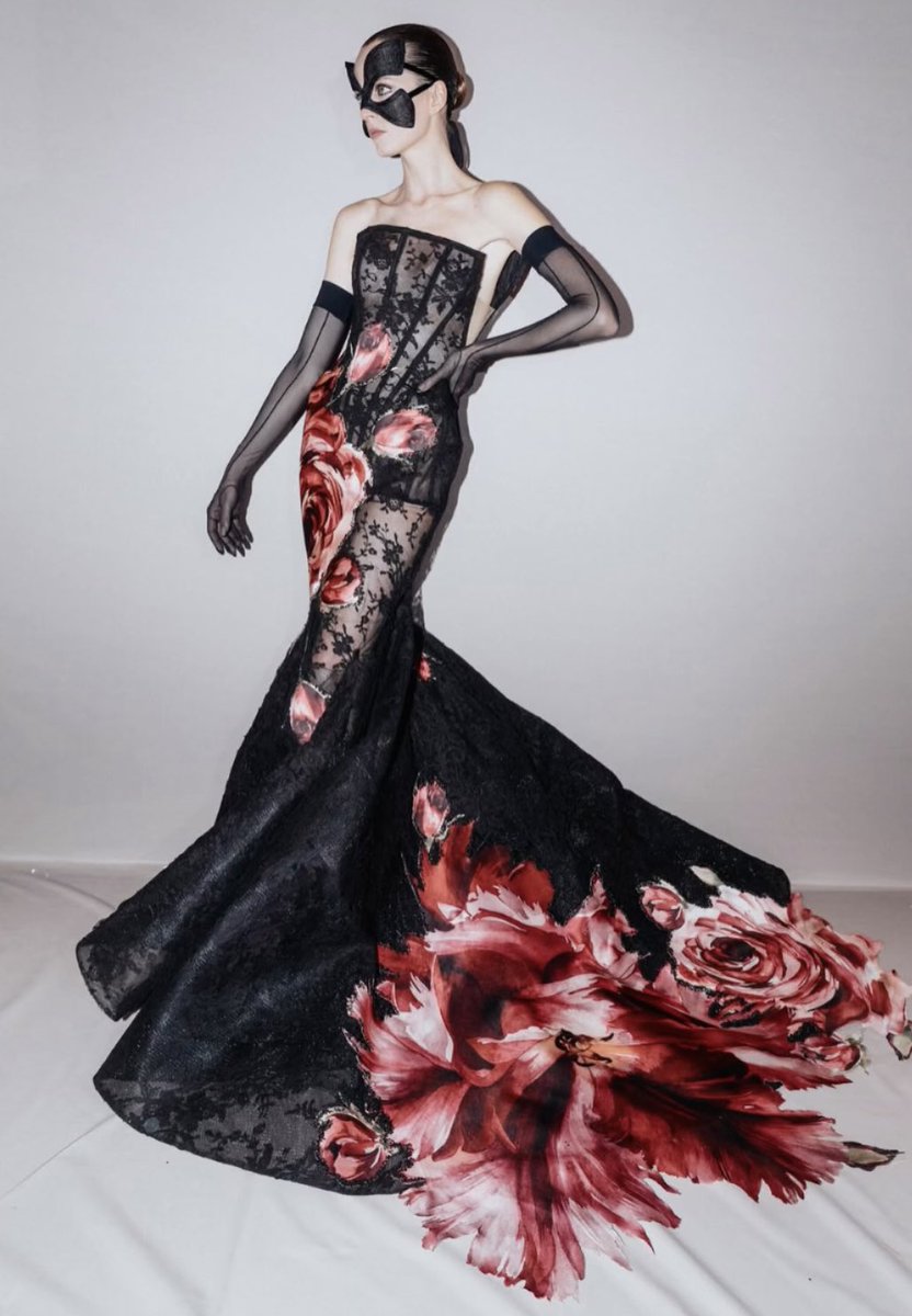 softtglamour's tweet photo. Elie Saab Fall 2026 Couture https://t.co/HqHPzo2YuI
