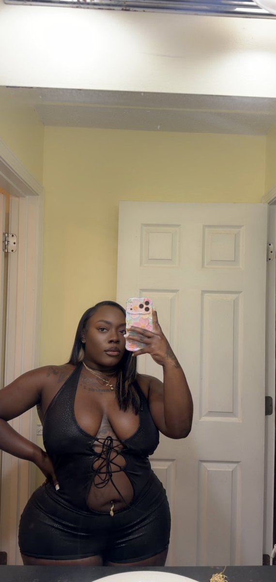 Nikki 🌻✨ tweet media