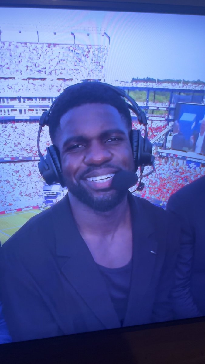 Wee3arbi's tweet photo. Umtiti il s’habille pendant les pauses fraîcheur ou quoi #MARFRA https://t.co/0MyntmZp56