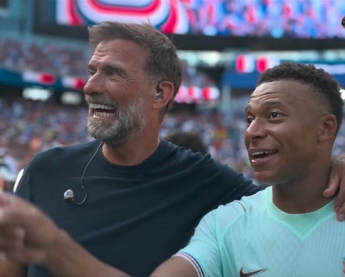 theMadridZone's tweet photo. Jürgen Klopp x Kylian Mbappé 🤝 https://t.co/tu3kMLbLkC