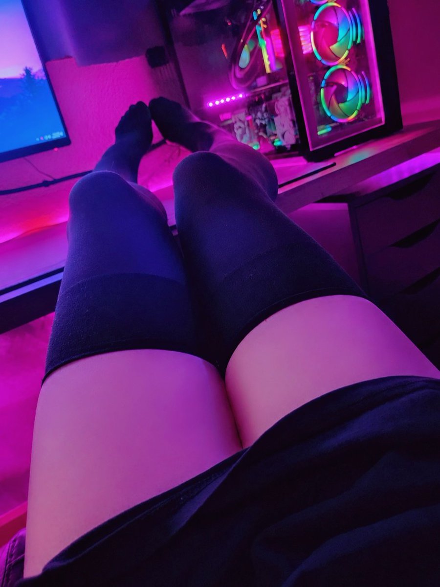 NowaUwO's tweet photo. thighs ◕⩊◕ https://t.co/fs4BQixdn1