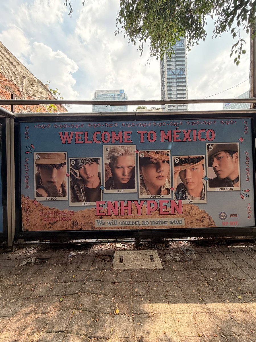 ENHYPENMXCO's tweet photo. ¡ENGENE!
Ya se encuentran vallas publicitarias de ENHYPEN en las calles de la CDMX y se ven ESPECTACULARES.🥹🇲🇽
No olviden tomarse sus fotitos y compartirlas🫶🏼

📍Ubicaciones 
- 1er imagen: Av. Paseo de la Reforma 306, calle Belgrado, Colonia Juárez Delegación Cuauhtémoc, C.P 06600, Ciudad de México
- 2da imagen: Calz. Gral. Mariano Escobedo #746 

@ENHYPEN @ENHYPEN_members #ENHYPEN #엔하이픈 #ENGENE #ENHYPENMÉXICO