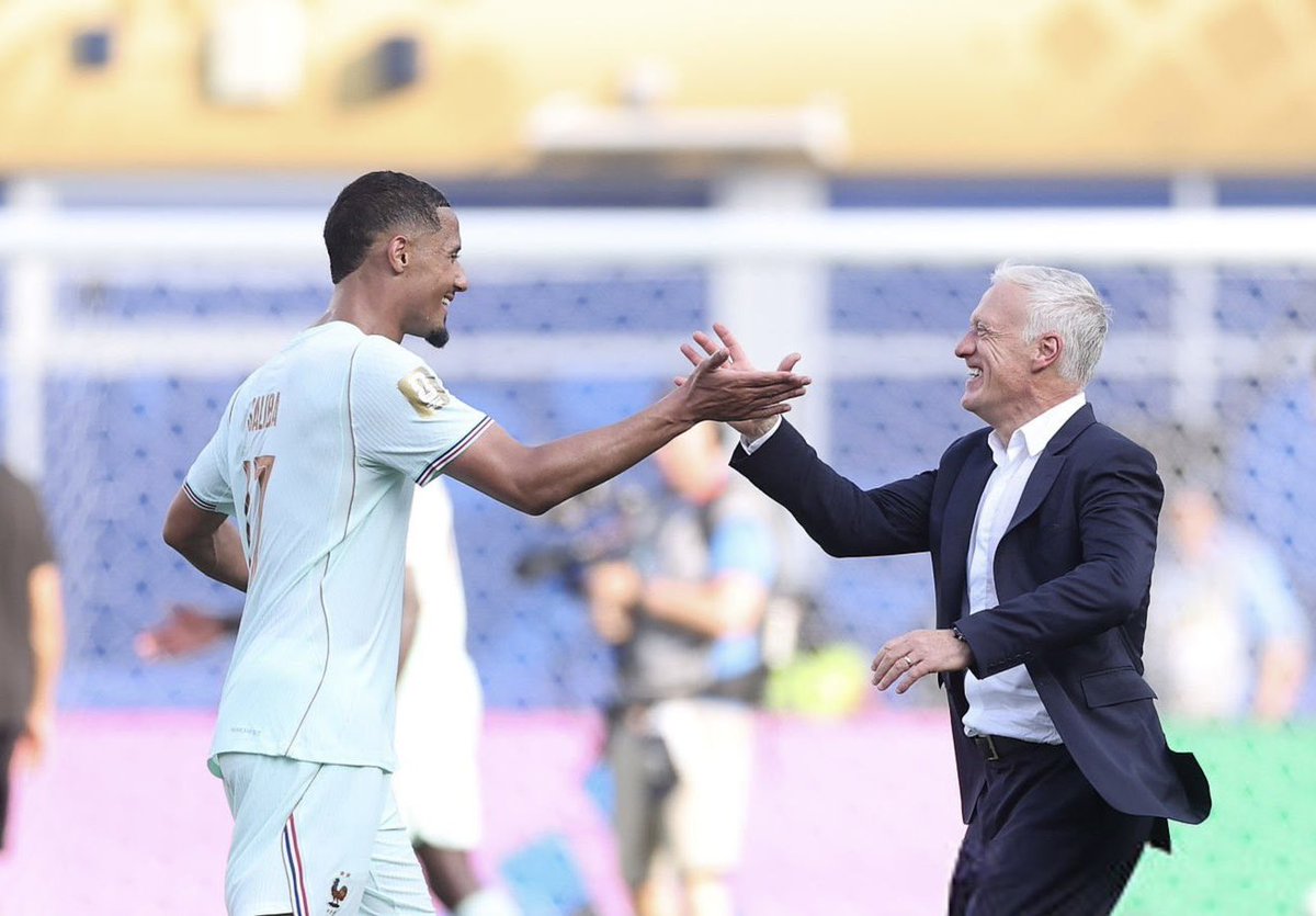 OnlyWilo_'s tweet photo. deschamps loves saliba 😉♥️ https://t.co/4GSa1SaOuw