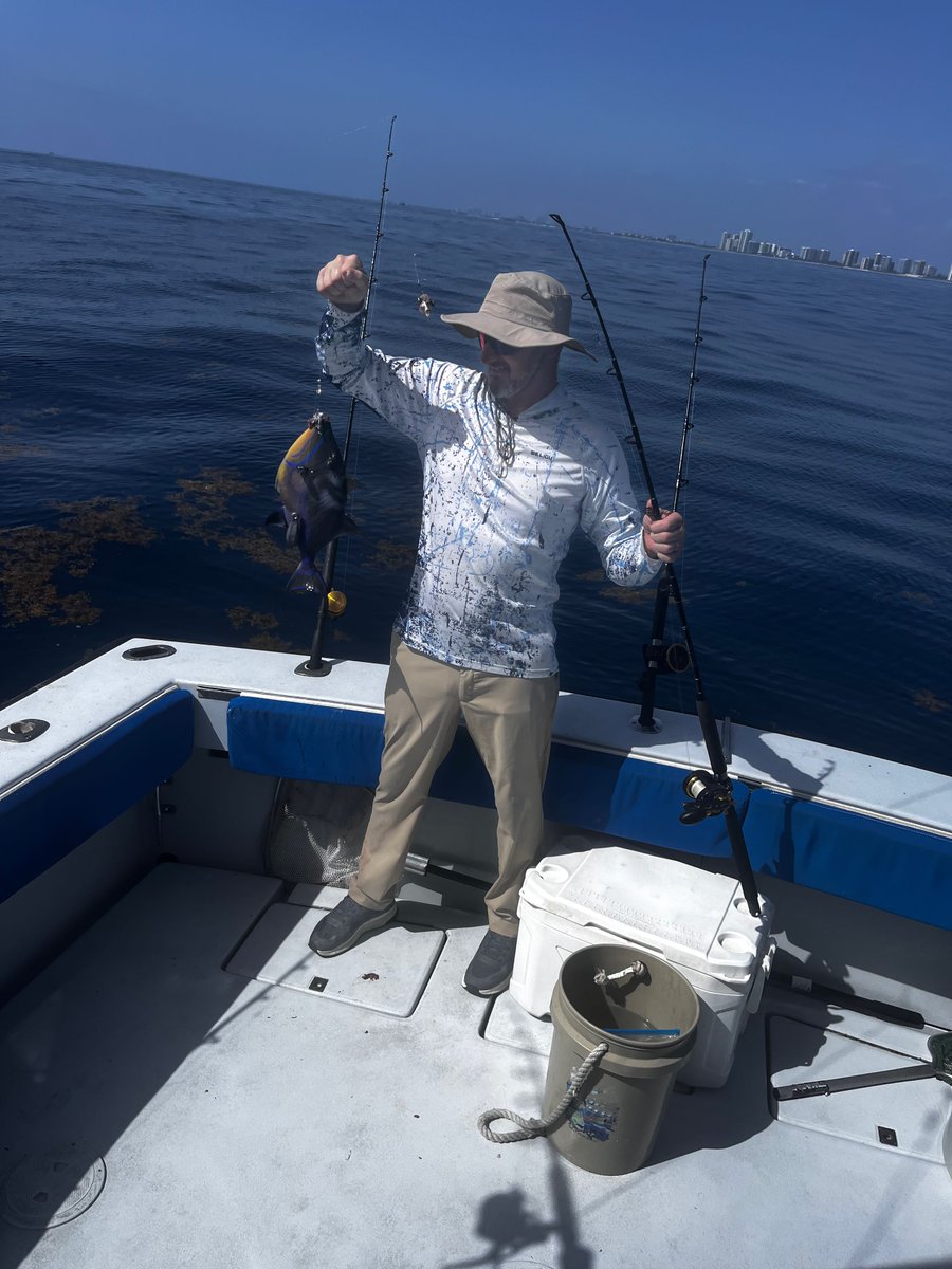 Tunawahoo_fl's tweet photo. Tom from Texas joined us today, and since the weeds are still terrible we went drift fishing. Didn’t catch anything huge, but by the time Tom was finished, he caught 6 different kinds and boated 25 fish….not bad for his first time fishing here. It was a beautiful, hot day and we https://t.co/m4PIPQLLQB
