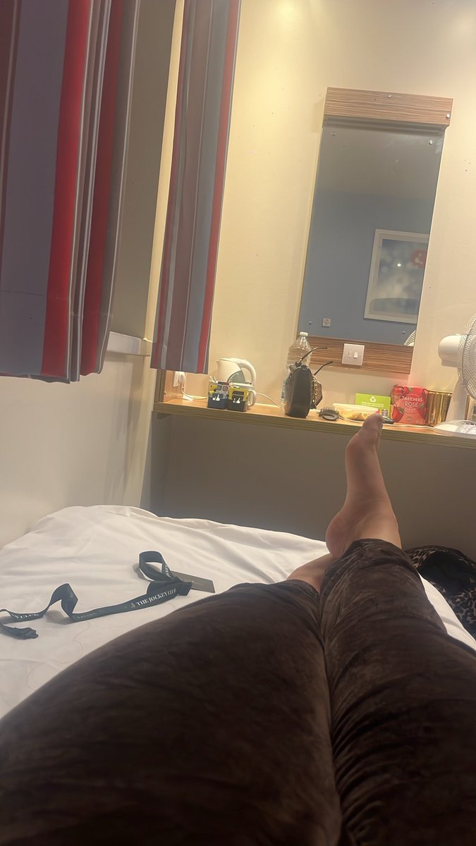 MistressCherre's tweet photo. Late night hotel session 😴 
Entertain me 
Findom x https://t.co/JkijtMM4HI