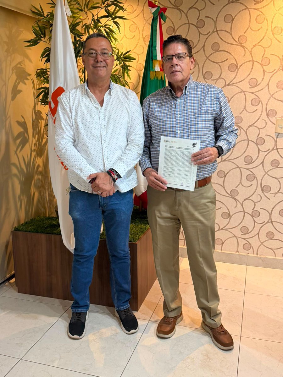 SNTE_Seccion28's tweet photo. Este día recibimos al Subdelegado Administrativo del ISSSTE Lic. Enrique Garzón Valenzuela, así como la información sobre los avances en la escrituración del Terreno para la Construcción del Nuevo Hospital Regional en Hermosillo.

Nota completa: https://t.co/i4AYmmnY3E https://t.co/YBelS3XeVI