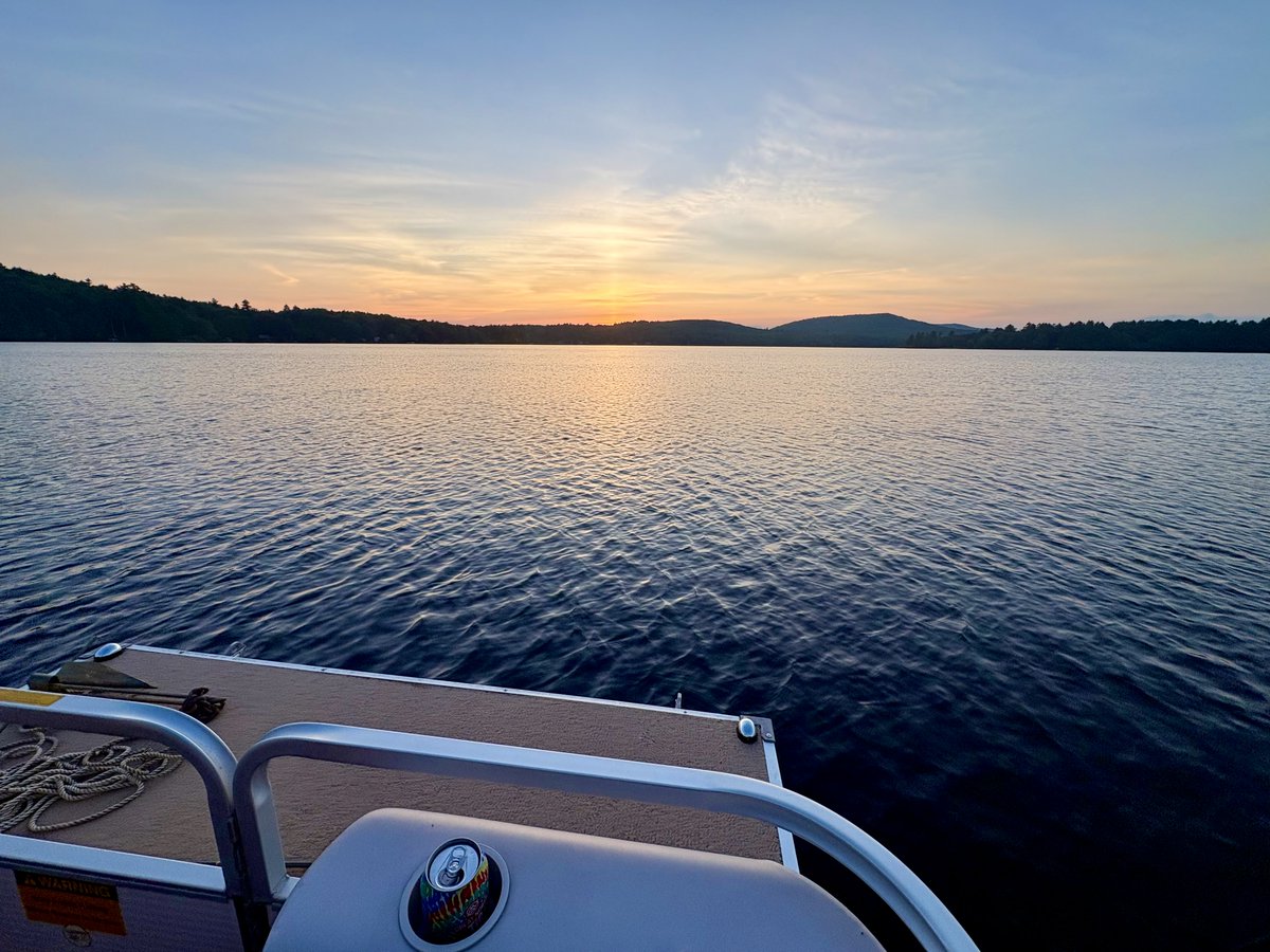 monstuhj's tweet photo. nice little getaway to my family’s lake cabin in NH last couple days 🌅 https://t.co/LovbBPQIUy
