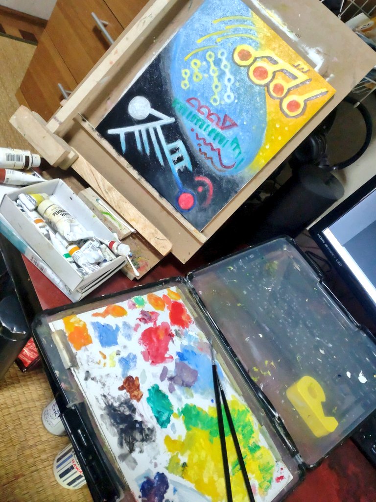 gochgochgoch3's tweet photo. おはようございます😊
ちょこっと朝活🎨🖌️
今日はかなり暑くなりそう☀💧
皆様水分補給忘れずに
気を付けてお過ごしください🥤🧊
今日もよろしくお願いします🙇✨️
#朝活　#油彩　#抽象画 https://t.co/hK6UKkhfPL