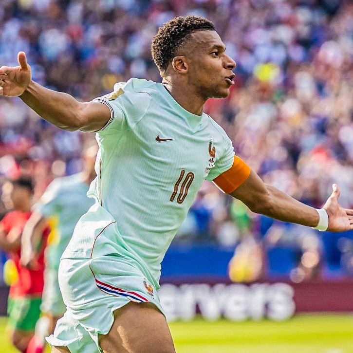 MadridXtra's tweet photo. 🚨 BREAKING: Kylian Mbappé has become the FIRST player EVER to record 10 G/A in TWO separate World Cups. 

JUST INSANE. 🤯 https://t.co/T0hcFVYCcr