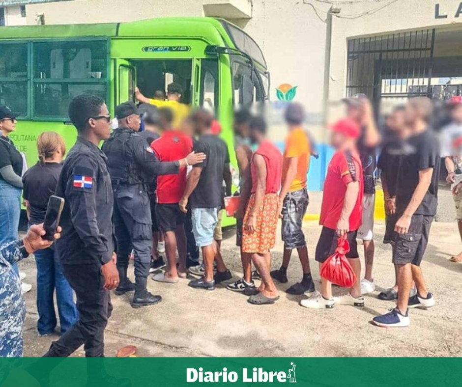 DiarioLibre's tweet photo. 📰 |#ActualidadDL| Trasladan otros 400 reclusos de la cárcel La Victoria a Las Parras
🔗https://t.co/PTfOs1Z9f4
#DiarioLibre #LaVictoria #Reclusos #Traslado https://t.co/DmEHcnkKlp