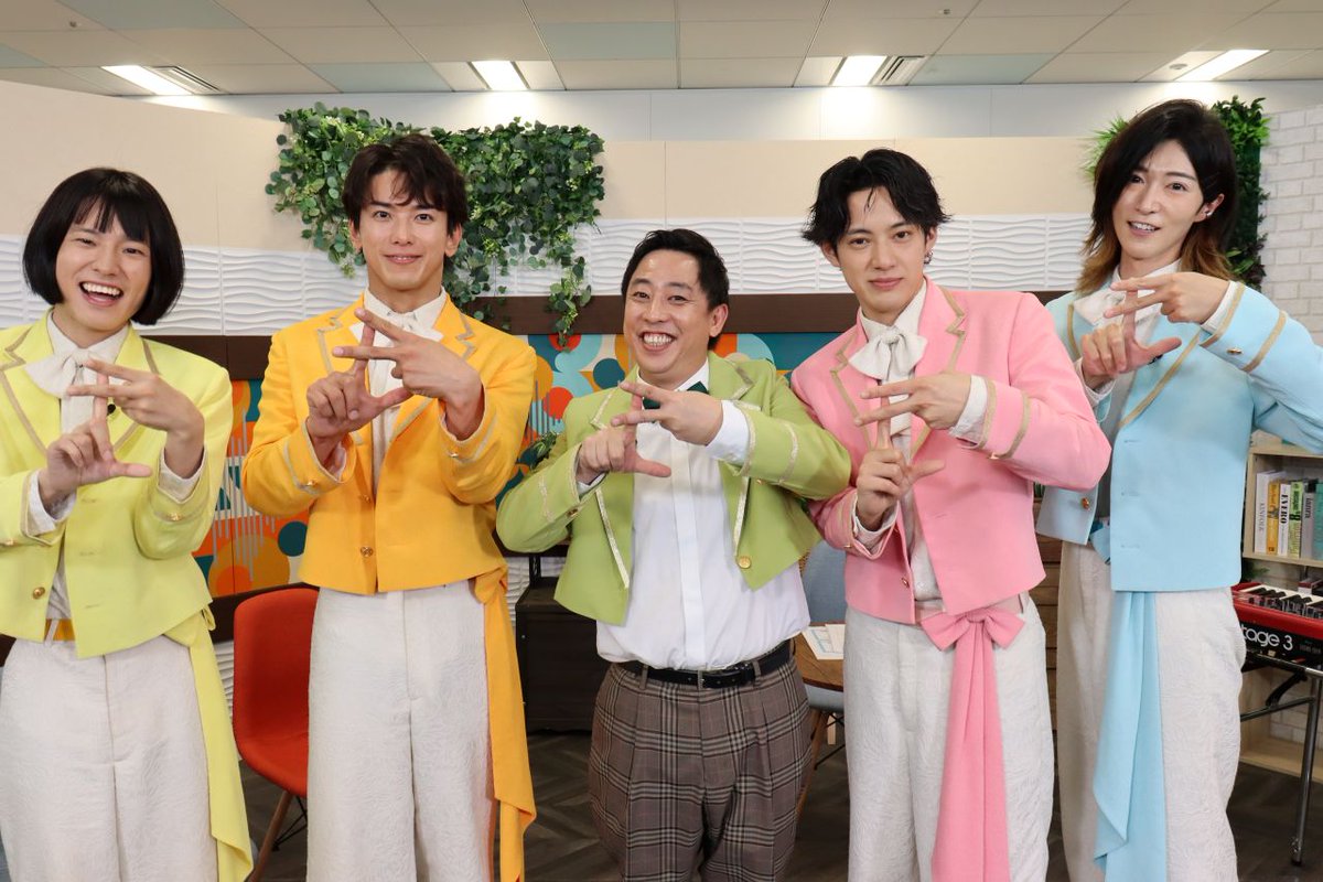 cancamtv's tweet photo. モナキ、意外な誕生秘話を告白「おヨネがすぐに全裸になる」「じんがすぐに赤ちゃんになってしまう」などメンバーの“ついつい”話も続々
#CanCam #モナキ #音バナついつい
https://t.co/hXp173ALX8 https://t.co/SxycfFkFc2