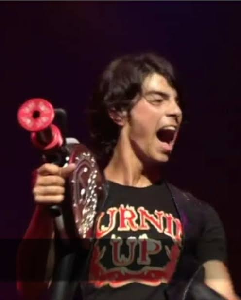 Jonas Brothers No Context tweet media