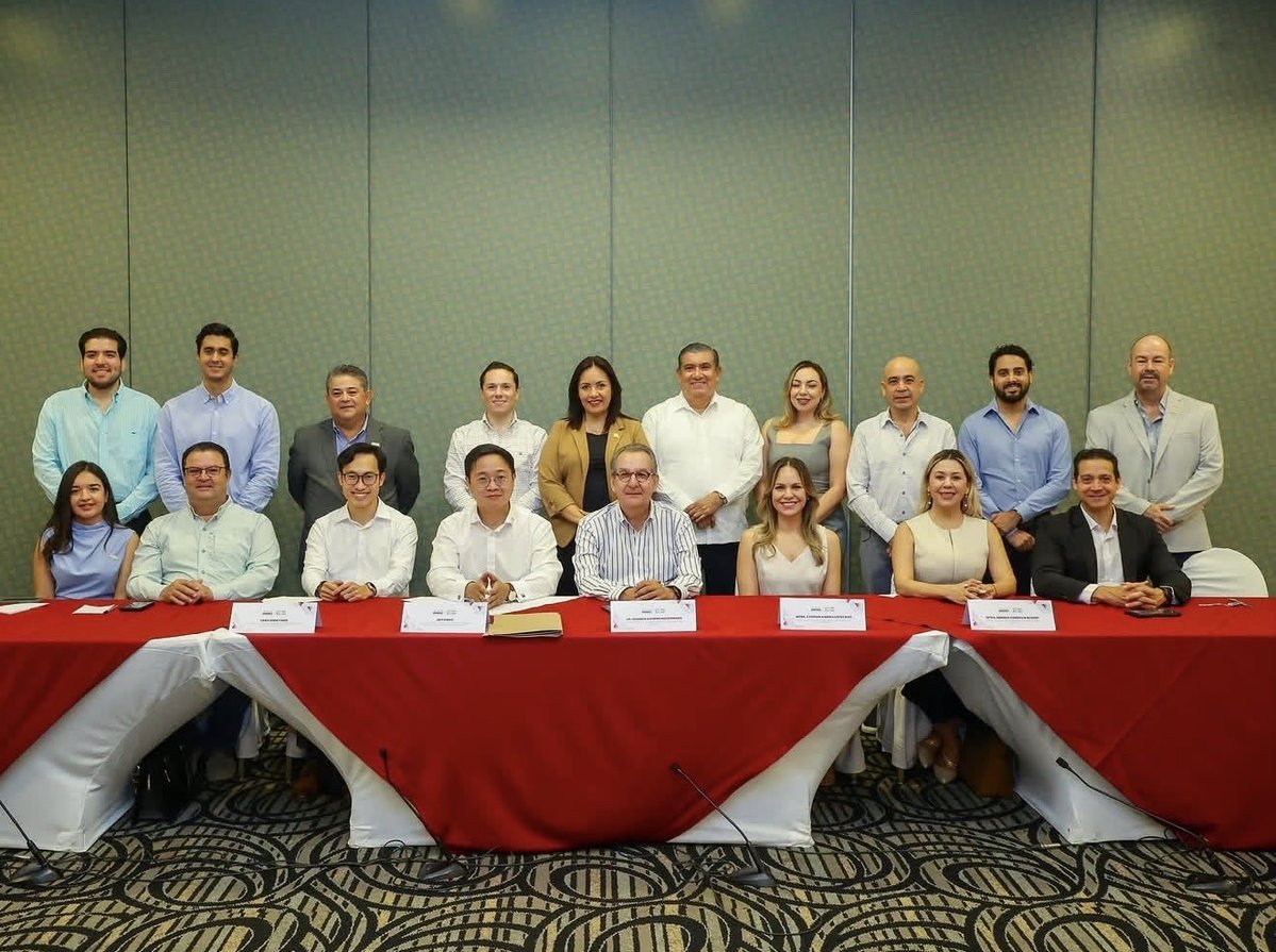 msliarendon's tweet photo. La reunión entre la Secretaría de Economía y Turismo de Sonora, la Misión Diplomática de Singapur, empresarios sonorenses y el Clúster de Energía reafirma que el desarrollo económico se construye a través del diálogo y las alianzas estratégicas. https://t.co/RC08MJSS1p