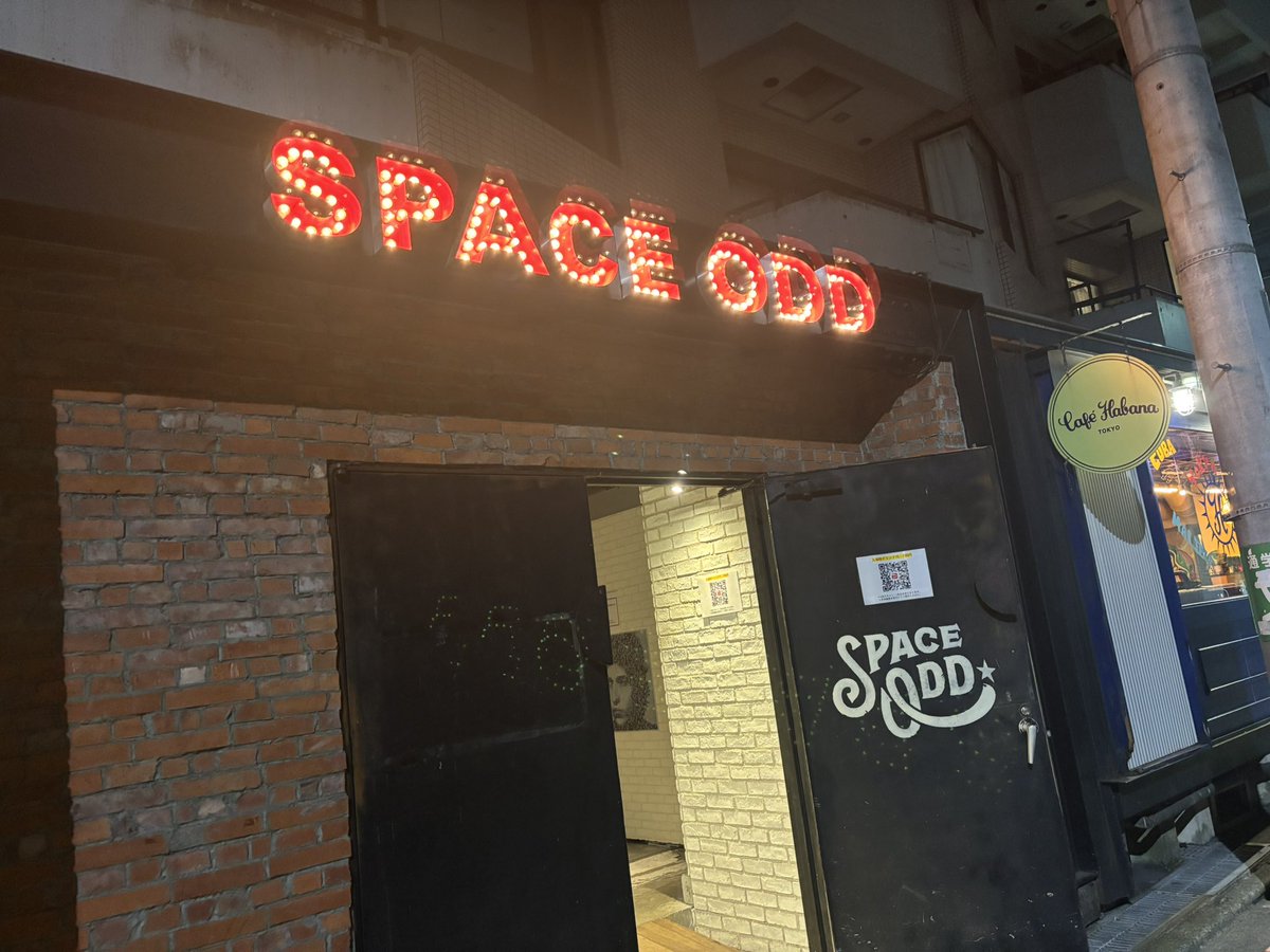 ikoniko0310mw's tweet photo. 夜のライトアップしたとこも撮ってた💡′-
 #Noisy
 #SPACEODD https://t.co/NrphogAFCo