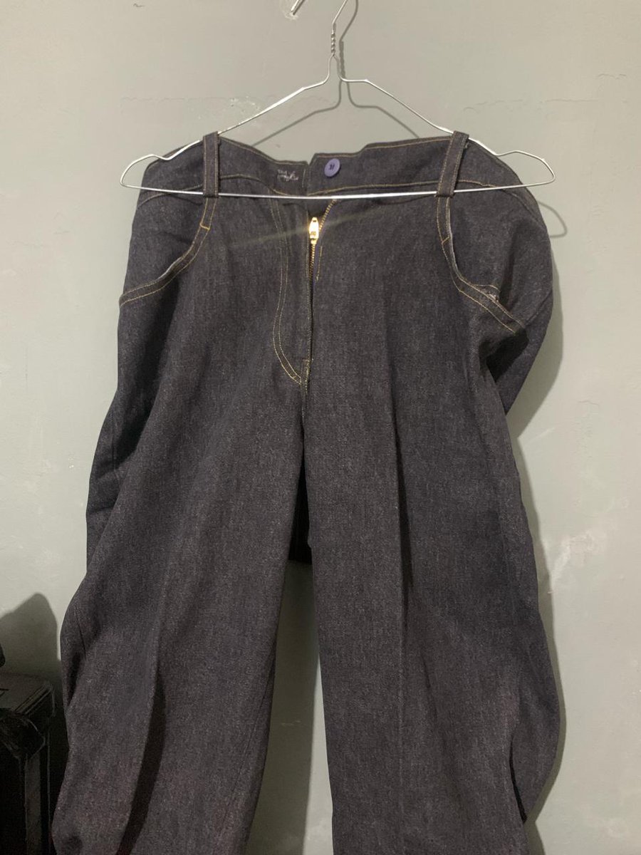 adventurousannn's tweet photo. Hai 🙌🏻 aku mau jual baju preloved nih✨
Kondisi baju pemakaian pribadi yaa❤️
Kl minat bisa langsung dm, ditunggu smwanya💃🏻 https://t.co/EqaOa1QbgR