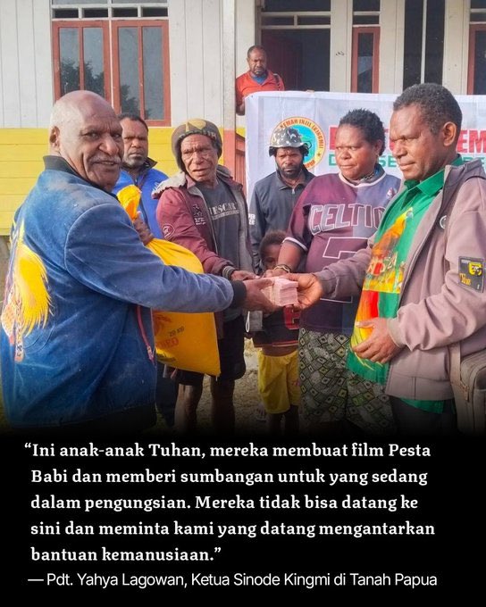 Dandhy_Laksono's tweet photo. Pengungsi di Papua tercatat 177.000 jiwa yang tersebar di sejumlah daerah operasi militer seperti Papua Pegunungan, Papua Tengah, dan Papua Barat Daya.

Berbeda dengan gambaran umum tentang pengungsian, mereka tak terkonsentrasi di satu camp di lokasi tertentu. Tapi tersebar dalam kelompok-kelompok kecil.

Mereka ditampung di tanah-tanah ulayat milik marga atau suku lain yang memberi ruang hidup sementara.

Gambaran pengungsi Papua yang nyaris tak ada di media atau algoritma medsos kita, bisa disimak di film "Sa Pu Nama Pengungsi"

https://t.co/iPe6jCA50a
