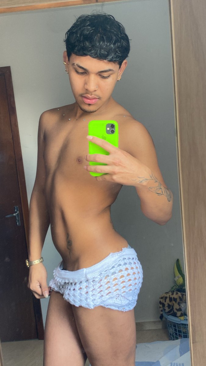 BrenoReis357407's tweet photo. Fico bnt de branco ?🤍 https://t.co/VXC6WFAb9u