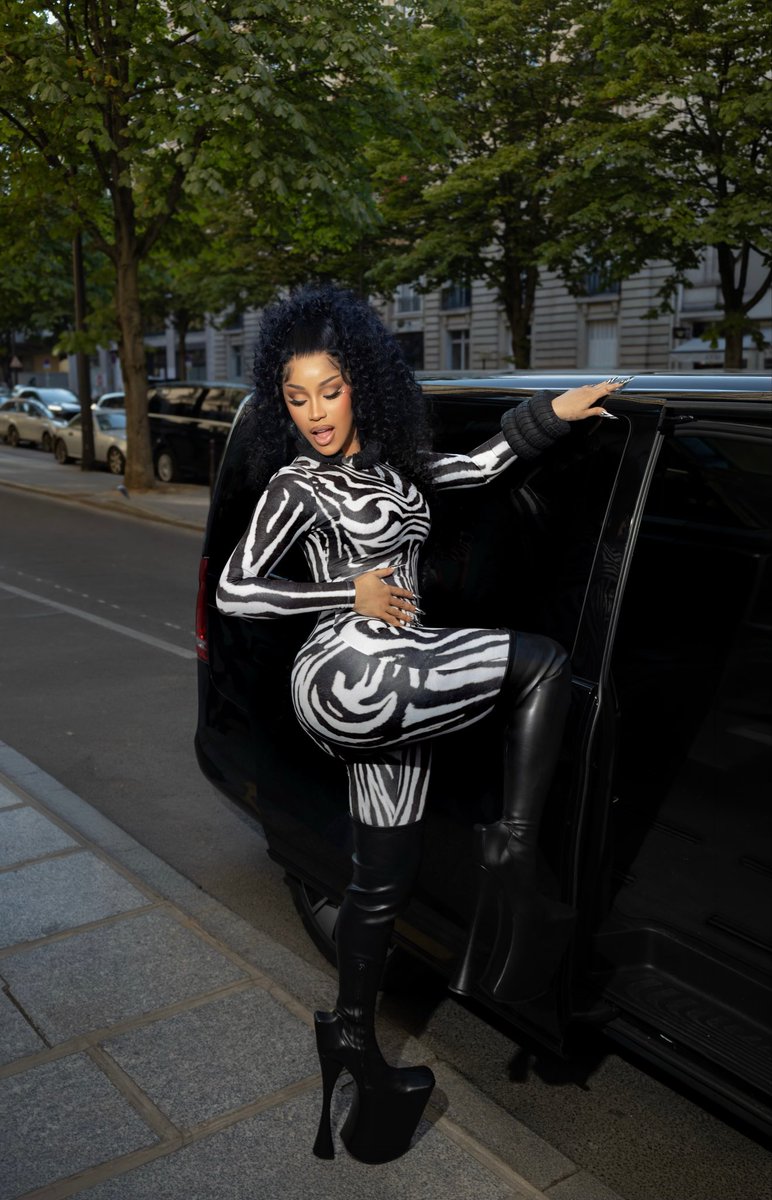 moodglams's tweet photo. @iamcardib Photographed by me 📸

#cardib #photographer #cardi https://t.co/ebtc7oRvsz