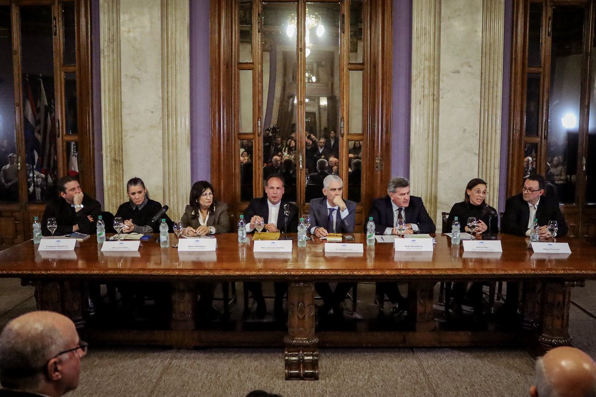 DipRodrigoGoni's tweet photo. La inteligencia artificial ya está transformando nuestras sociedades. 

Hoy, desde el Parlamento, reflexionamos sobre los desafíos éticos y democráticos que plantea este nuevo tiempo, a través de una lectura política de la Encíclica Magnifica Humanitas del Papa León XIV. https://t.co/S8tQXHbuct