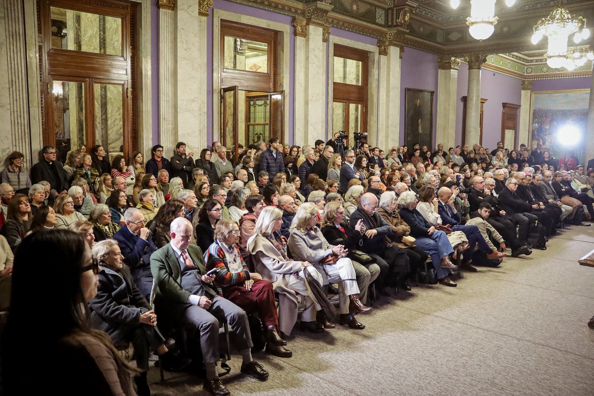 DipRodrigoGoni's tweet photo. La inteligencia artificial ya está transformando nuestras sociedades. 

Hoy, desde el Parlamento, reflexionamos sobre los desafíos éticos y democráticos que plantea este nuevo tiempo, a través de una lectura política de la Encíclica Magnifica Humanitas del Papa León XIV. https://t.co/S8tQXHbuct