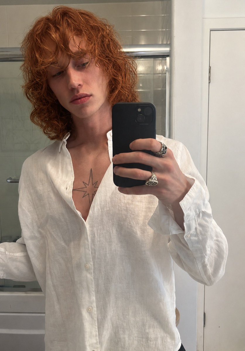 gingerpoesys's tweet photo. pode ruivo ou nd haver? kk https://t.co/R6X53ynUly