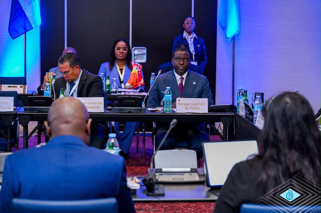 pascal_mulegwa's tweet photo. Le Gouverneur de la Banque Centrale du Congo, André Wameso, prend part à la 15ᵉ Table ronde annuelle de l’Initiative africaine pour l’inclusion financière (#AfPI), organisée à Luanda (Angola).
Au cœur des échanges : l’avenir financier de l’Afrique, avec un accent sur l’inclusion financière, la transformation numérique, la modernisation du système financier et la stabilité financière.