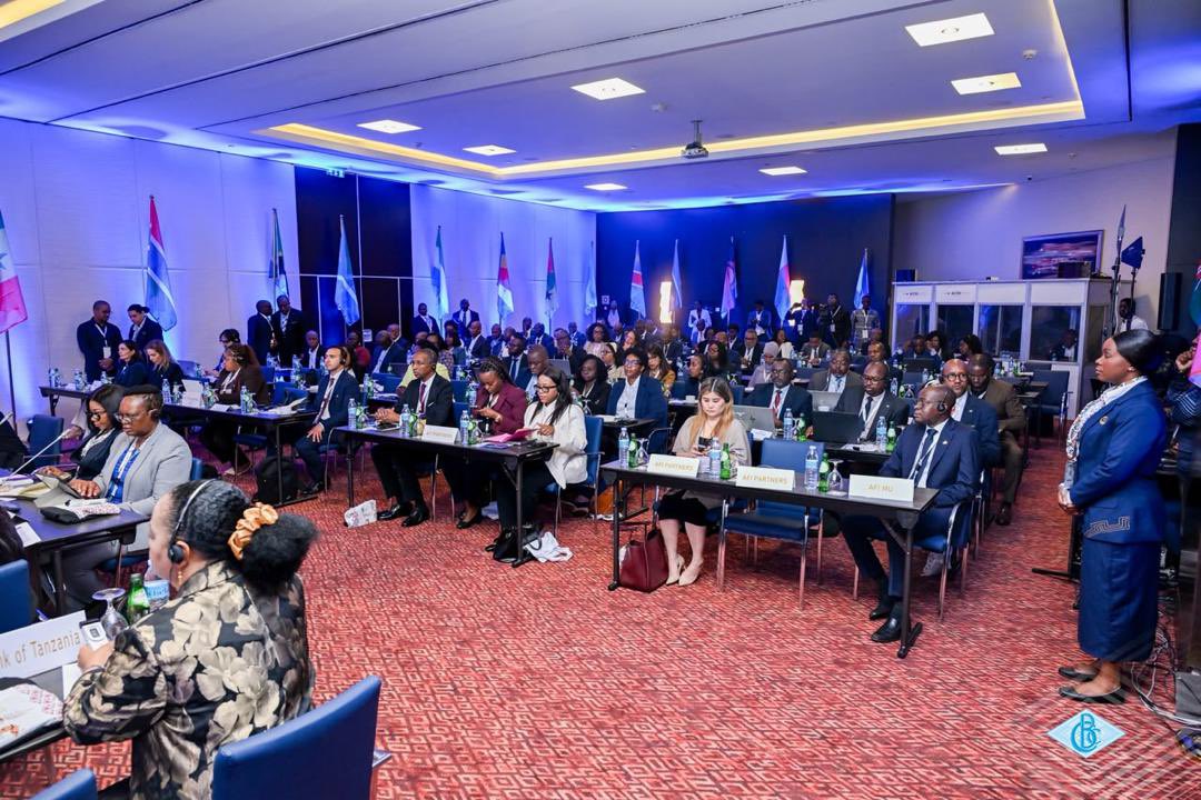pascal_mulegwa's tweet photo. Le Gouverneur de la Banque Centrale du Congo, André Wameso, prend part à la 15ᵉ Table ronde annuelle de l’Initiative africaine pour l’inclusion financière (#AfPI), organisée à Luanda (Angola).
Au cœur des échanges : l’avenir financier de l’Afrique, avec un accent sur l’inclusion financière, la transformation numérique, la modernisation du système financier et la stabilité financière.