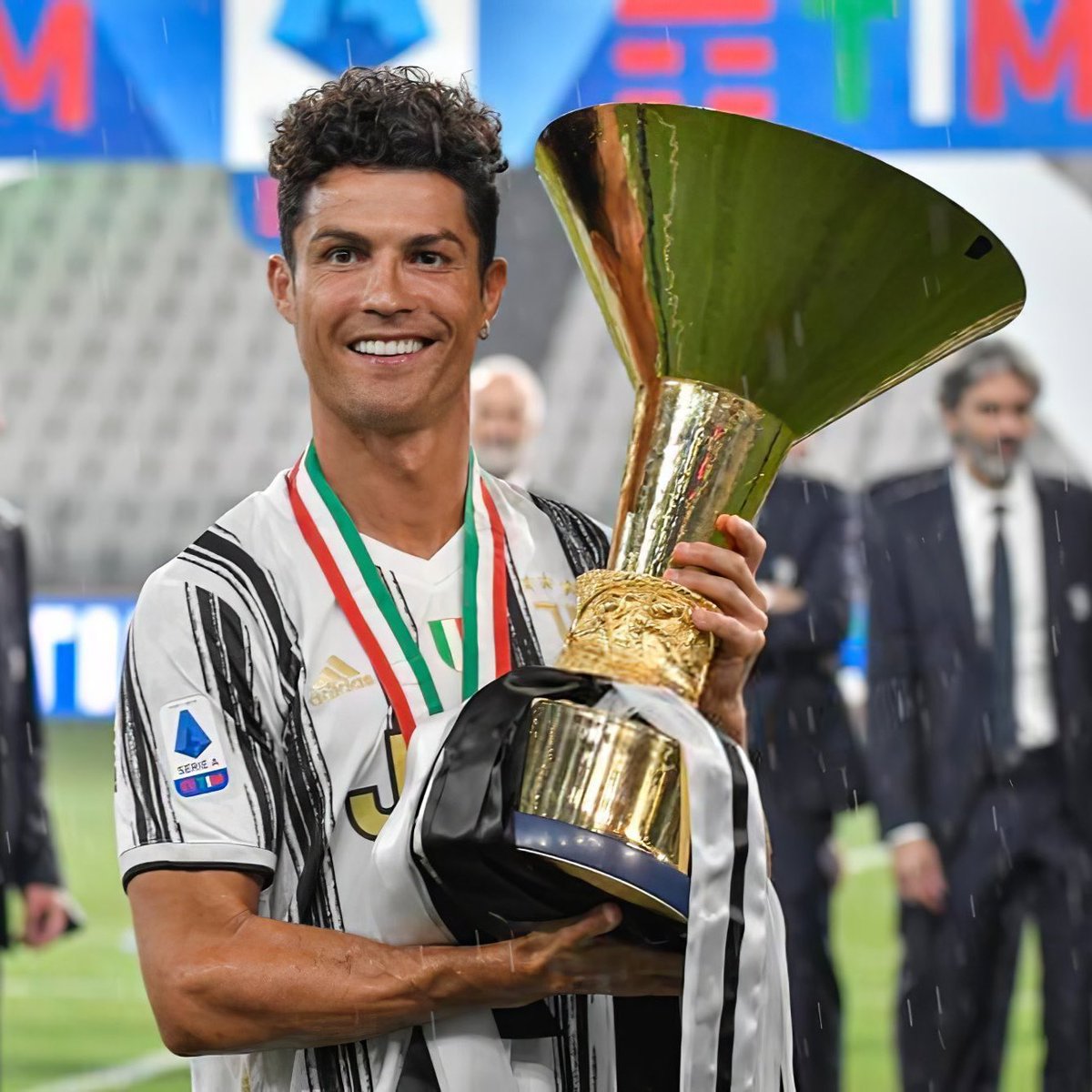 Footballtweet's tweet photo. 📅 On this day, in 2019, Cristiano Ronaldo left Real Madrid and signed for Juventus for €100M.

🏆 2 Serie A
🏆 2 Supercoppa Italiana
🏆 1 Coppa Italia
🏆 1 Serie A MVP
🏆 1 Serie A top scorer
👏🏻 134 games
⚽ 101 Goals
🅰️ 22 Assists

Rate his time in Italy out of 10? 🇮🇹👇 https://t.co/yP0Mj5jpFo