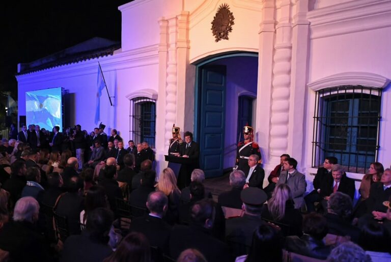 4PAgenda's tweet photo. Operativo reelección: #Milei va por un nuevo paquete de #reformas antes de las #Presidenciales2027
https://t.co/Npr3tRmuMn https://t.co/uP9aO64kTk