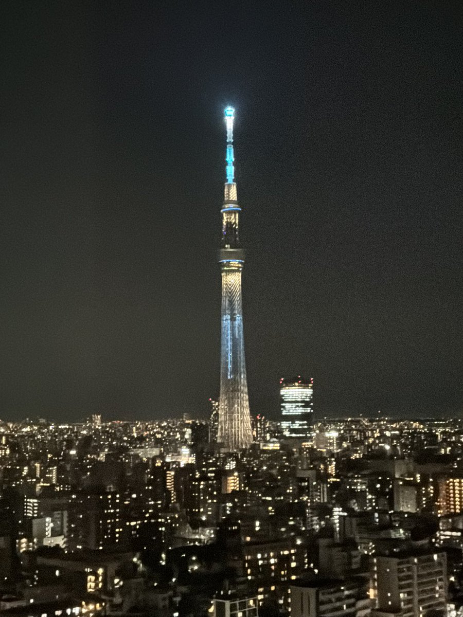 shoetreeC's tweet photo. 二次過去問分析をコッテリ目にやってます。
出張先に過去問テキストを持ってきているので
重くてかなわん💦

今年はClaude Fable５に助けてもらって
文章のクセまで分析できた。

明日はTACで事例ⅠとⅡの過去問講義。
明日の講義だけで合格率２%は上げるつもりで臨む。

辻井

#中小企業診断士試験 https://t.co/IV9y5hwJX7
