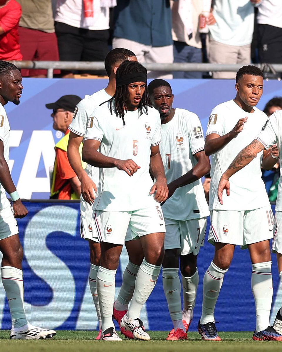 fcbarcelona_ara's tweet photo. 🌎 كأس العالم 2026

🙌 ساهم كوندي في فوز فرنسا على المغرب بنتيجة 2-0، ليضمن التأهل مع منتخب بلاده إلى نصف النهائي. https://t.co/r5GiXouzEX
