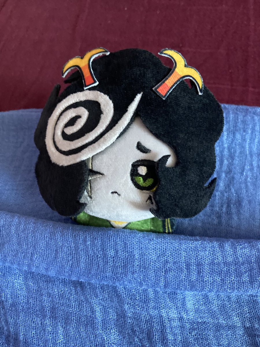 saccharine_SS's tweet photo. What’s better than a Plushquin? An even SMALLER Coquin. He has the fancy party outfit though because it looks better at such a small scale lmao

He shall be known as the Coquinling and I utterly adore him 🥹💕 tiniest blorbo…
#fantroll https://t.co/NKMVpTgf3s