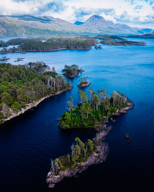 BarssFreddie's tweet photo. Gorgeous Loch Maree , c.o. Soul of Scotland 🏴󠁧󠁢󠁳󠁣󠁴󠁿 https://t.co/97LrAukdkd