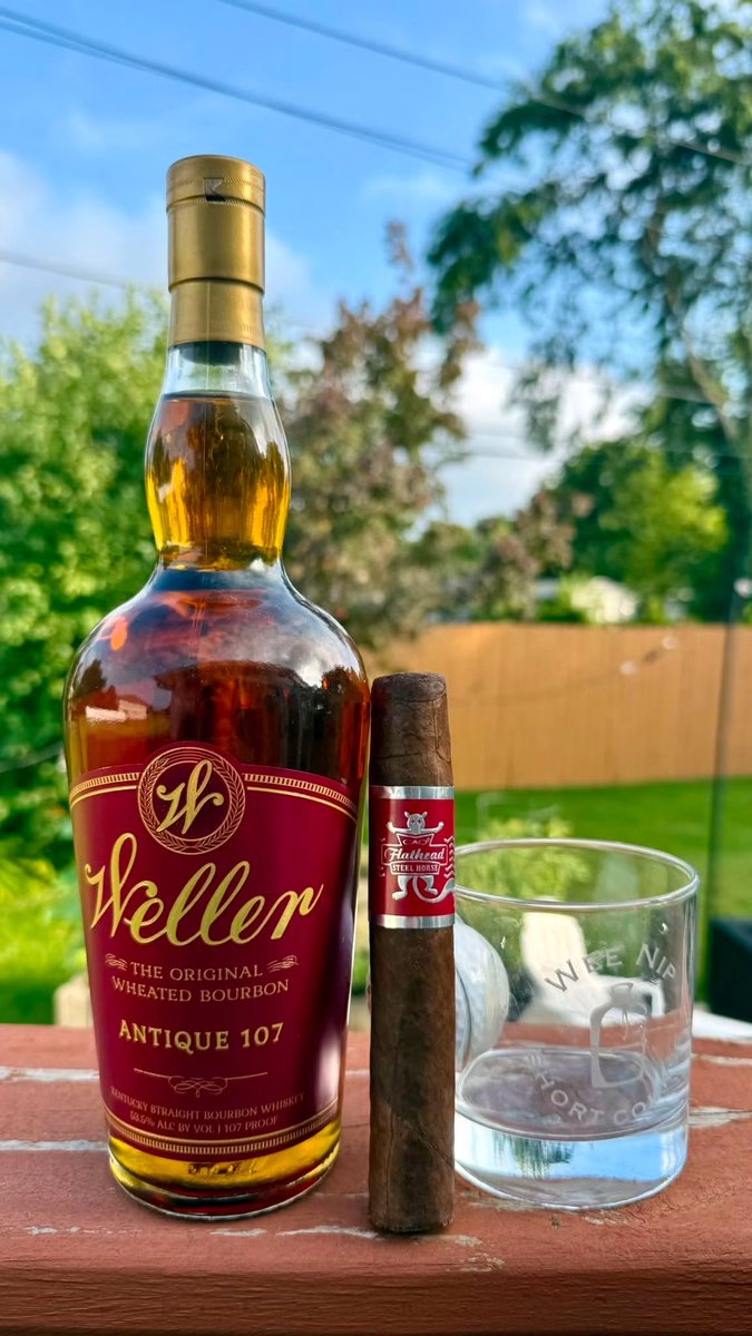 bourbonwhi55063's tweet photo. Well the holiday weekend is over, now it's time for vacation! Cheers everyone! 🥃 https://t.co/74Q83YKRaJ