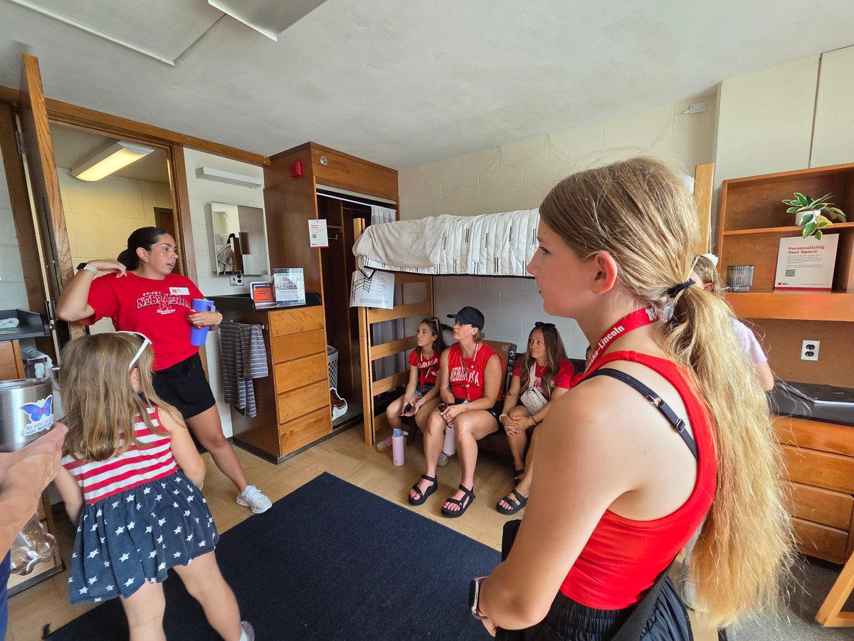 SimonRufus's tweet photo. @NebraskaAlumni Great tour to kick off #FutureHusker University!  Kids really enjoyed seeing a room at Abel! https://t.co/IwAghDX7ul