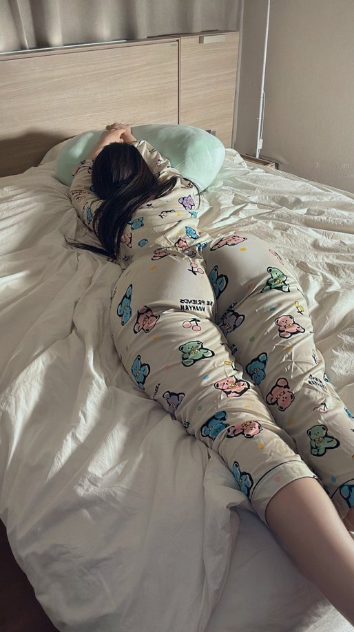 tipsicle's tweet photo. ケツだけ以上にでかい女ってどう？？ https://t.co/tUVdh7ivOl