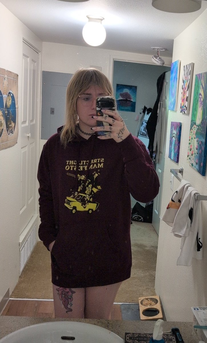 bea_wooof's tweet photo. streelight manifesto i am inside you(r hoodie) https://t.co/B5CJ0W15g8