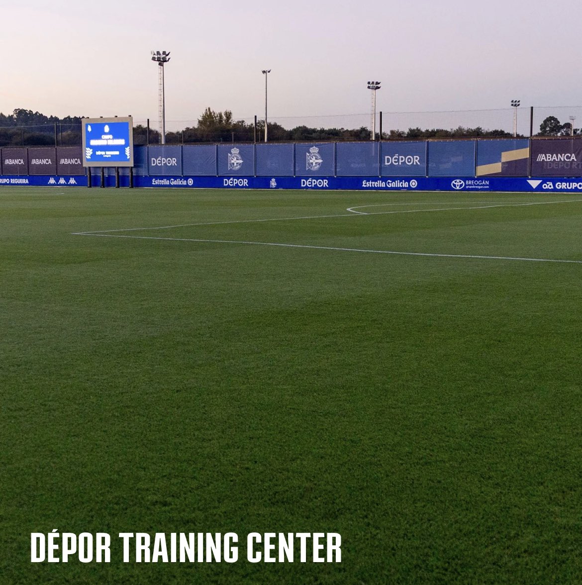 RiazorC's tweet photo. “Dépor Junior sustituye a Nen@ Dépor”

Co fermoso que era “Nen@ Depor”

Moi galego para unhas cousas e logo:

Meet &amp; Greet, Matchday VIP, Hospitality, Tour, Training Center, VIP Fan Experience, Sports Bar…

@RCDeportivo 
Queredes ir de modernos e non pasades de paletos https://t.co/lRusn0Bd0Z