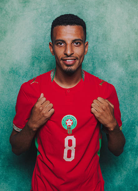 FutbolMarroqui's tweet photo. Azzedine Ounahi se ha encontrado solo en el desierto hoy.

Ha sido el único jugador que le ha hecho ganas e intentó lo imposible por generar algo.

Desgraciadamente, no pudo encontrar a nadie con quien asociar.

Leyenda 🐝🇲🇦 https://t.co/3qOk2pvtlT