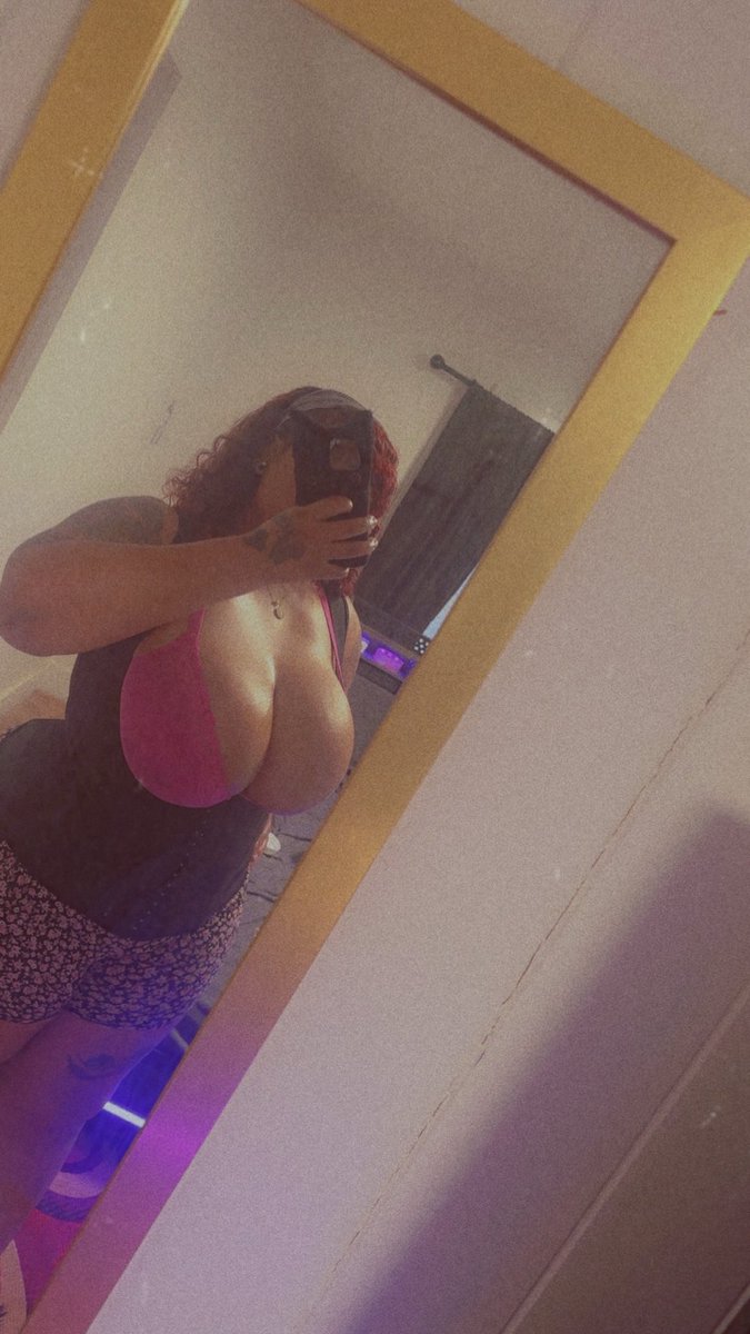 niquezworld's tweet photo. Are you a  titty🍈🍈or ass🍑 lover. https://t.co/kFibFIlD2x