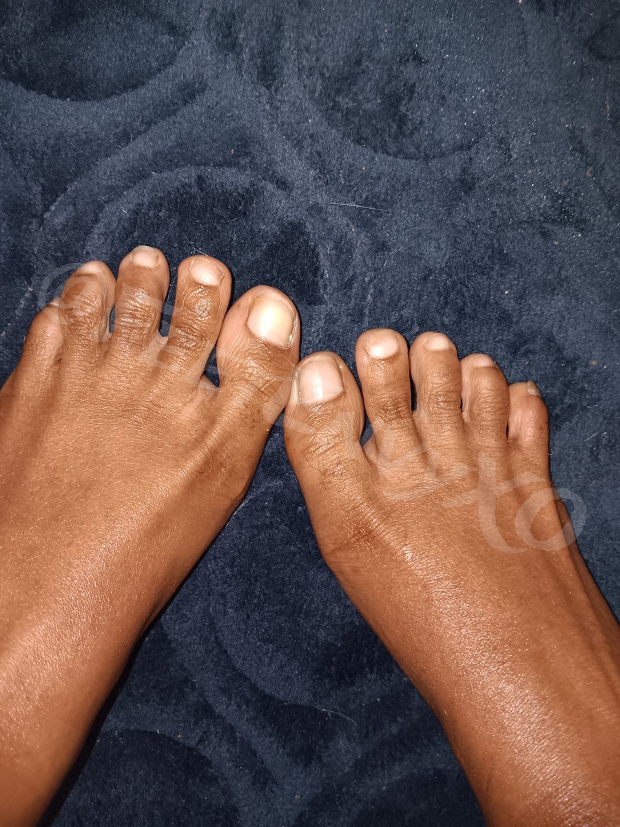 FeetEnvyXO's tweet photo. New content is waiting for someone who knows how to spoil. 💸🖤 #FeetPics #PrettyFeet #BlackFeet #FootLover https://t.co/iJ2oQOQEtu