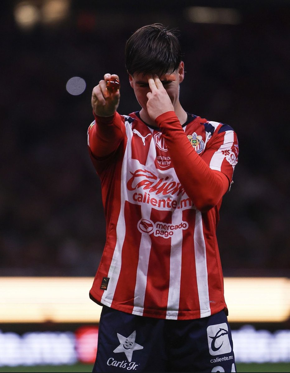 PATOSPORTS27's tweet photo. Don Armando “La Hormiga” González tiene todas las credenciales para ser el delantero titular de este proceso mundialista con @miseleccionmx y de este barco no me bajan. 🇲🇽🛳️🐜 https://t.co/cZBGy2ut9J
