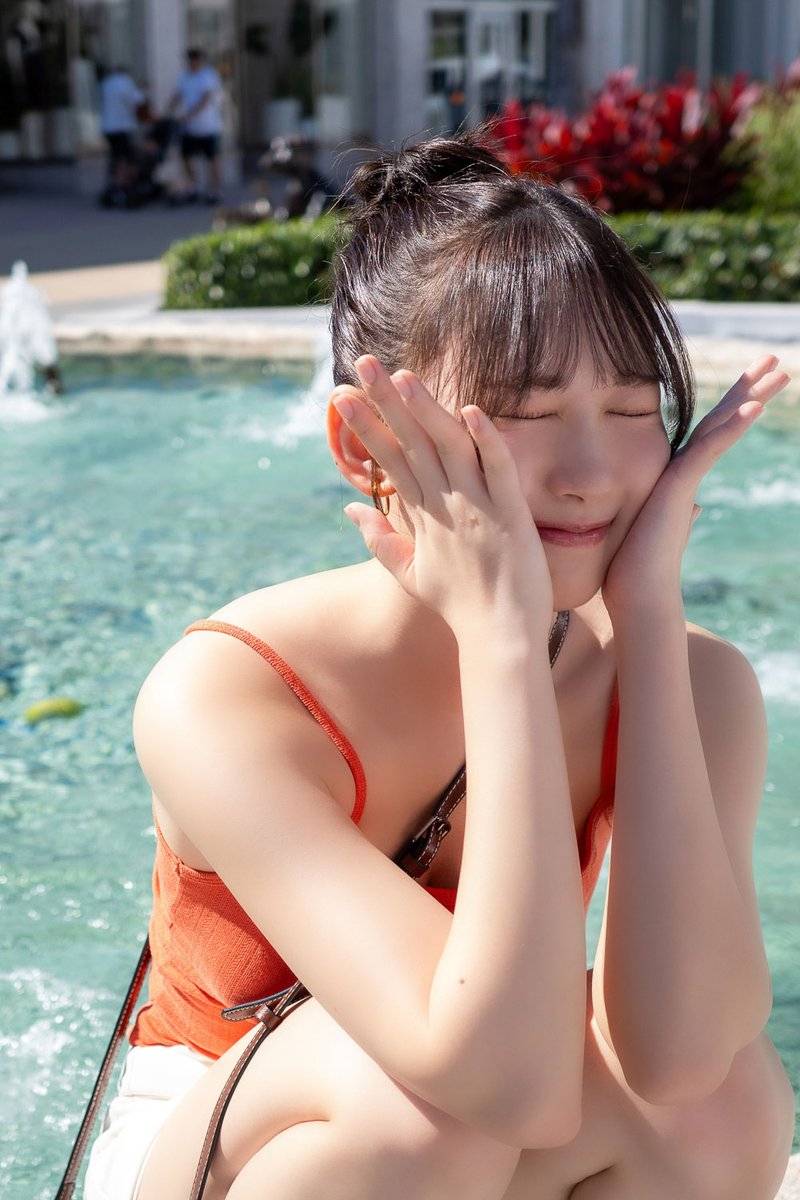 kahorin1st's tweet photo. 🐏オフショット公開🐏
 
 みんなでもっと流行らせたい☀️
 かほりんの #もちもちクラブ な一枚📸
 
#藤嶌果歩1st写真集 #果実の歩幅
 🩵Amazon(通常版) https://t.co/MjGNWKLPnk
 🩷@ Loppi＆HMV https://t.co/a3CEbOJat7
 🩵Sony Music Shop https://t.co/FG5neB3kLK
 🩷紀伊國屋書店 https://t.co/5YxbvJNAtz