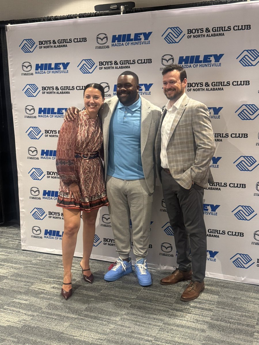 MoCarterFOX54's tweet photo. Alabama’s first Heisman Trophy winner and New Orleans @Saints Hall of Famer Mark Ingram is in Huntsville tonight. He’s the keynote speaker for the annual Boys & Girls Club “Leaders and Legends” Banquet! Hear from him tonight on #FOX54!
@HsvSports #RollTide #WhoDat @BNKonFOX https://t.co/CNaHZWoD4Q