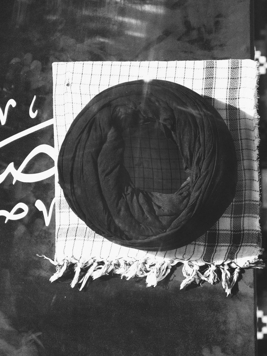 ABKt198990's tweet photo. قبل دقائق، تم دفن الشهيد سماحة آية الله السيد علي الحسيني الخامنئي (قدس سره) في حرم الإمام الرضا (عليه السلام).

أما بَعد؛
فكأنَّ الدُّنيا لَم تَكُن
وكأنَّ الآخِرَة لَم تَزَل
والسَّلام.

لا حَولَ ولا قُوَّة إلّا بالله.. https://t.co/UhoNbbTysV
