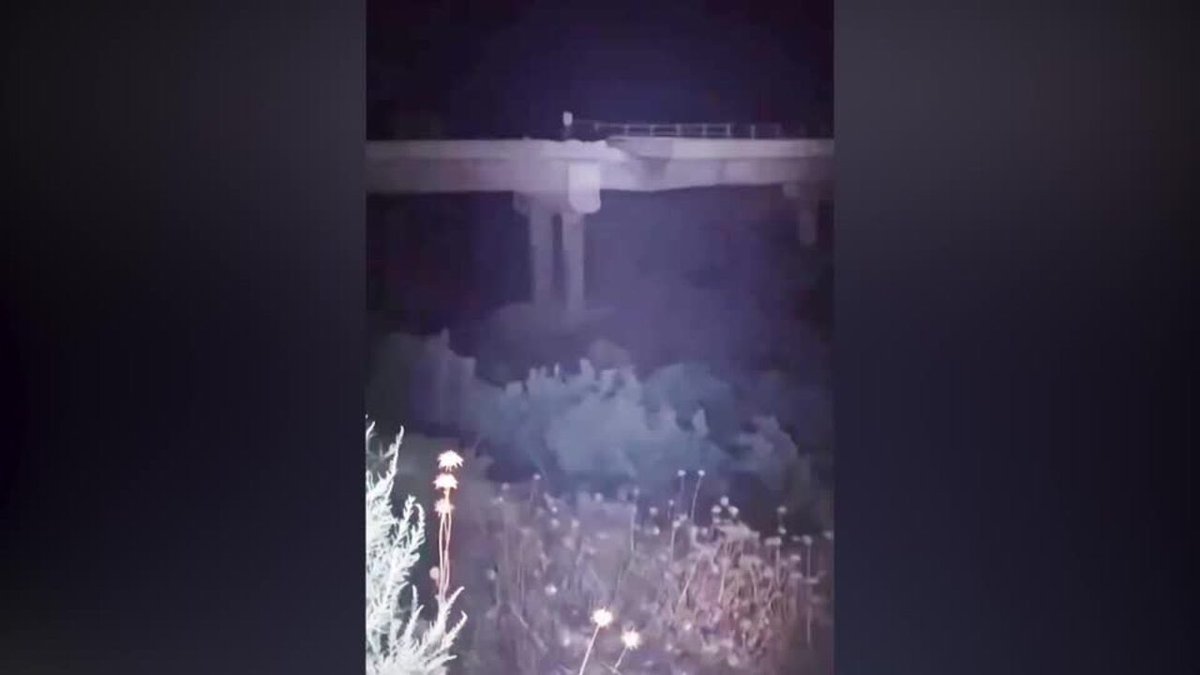 TruthBlue_'s tweet photo. Ataque estadounidense dañó el puente ferroviario estratégico de Irán al norte, vital para el comercio con China y Rusia. Corredor terrestre clave afectado. https://t.co/pYXAJfPf5F