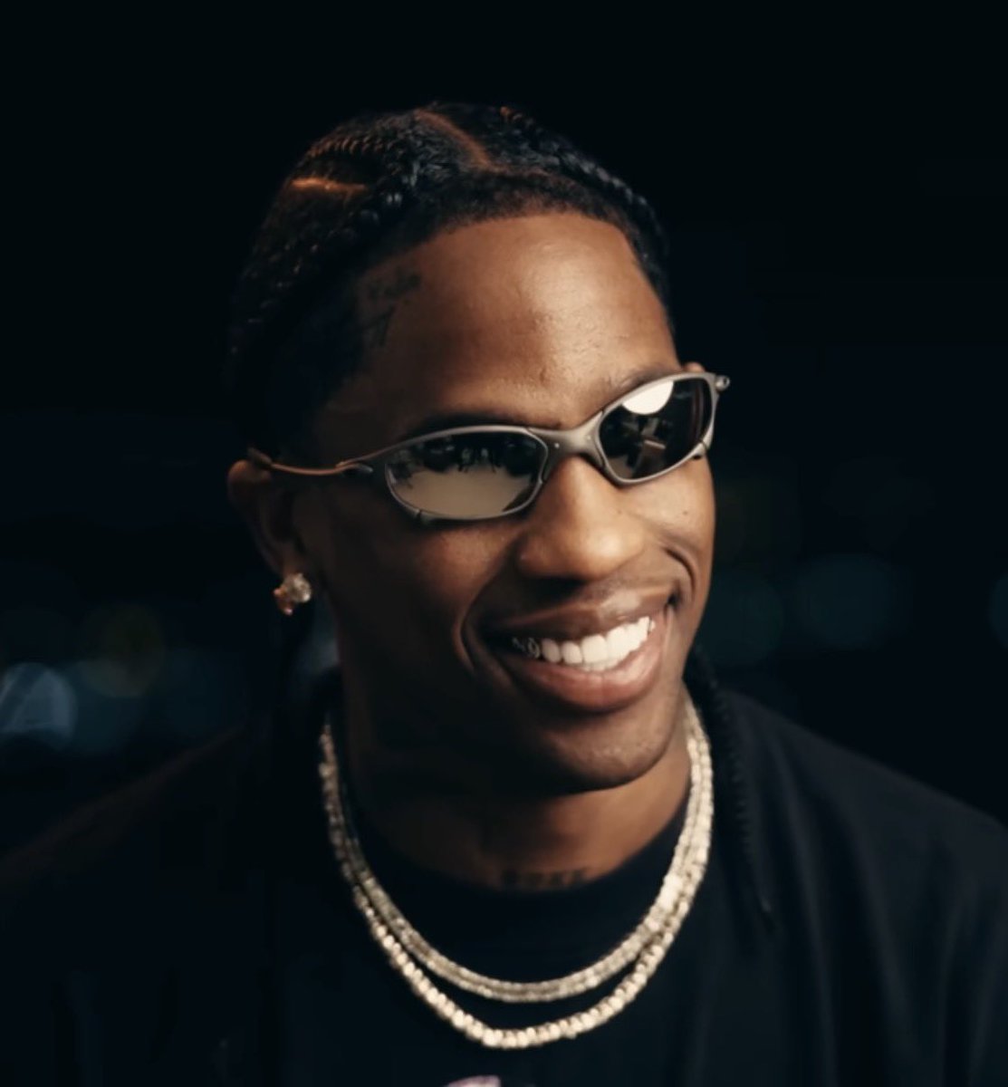 DiscussingFilm's tweet photo. Travis Scott has a original song “When I’m Home” in ‘THE ODYSSEY’, also performed by Ludwig Göransson &amp; James Blake.

Christopher Nolan was one of the writers on the song.

(Source: https://t.co/Cbs0rIC2cX) https://t.co/ThMFag4mga